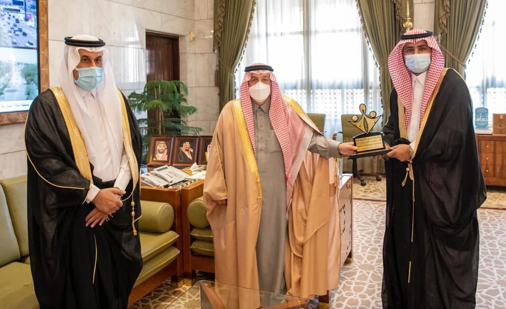 تكريم الأستاذ الدكتور سعد العنزي من أمير منطقة الرياض